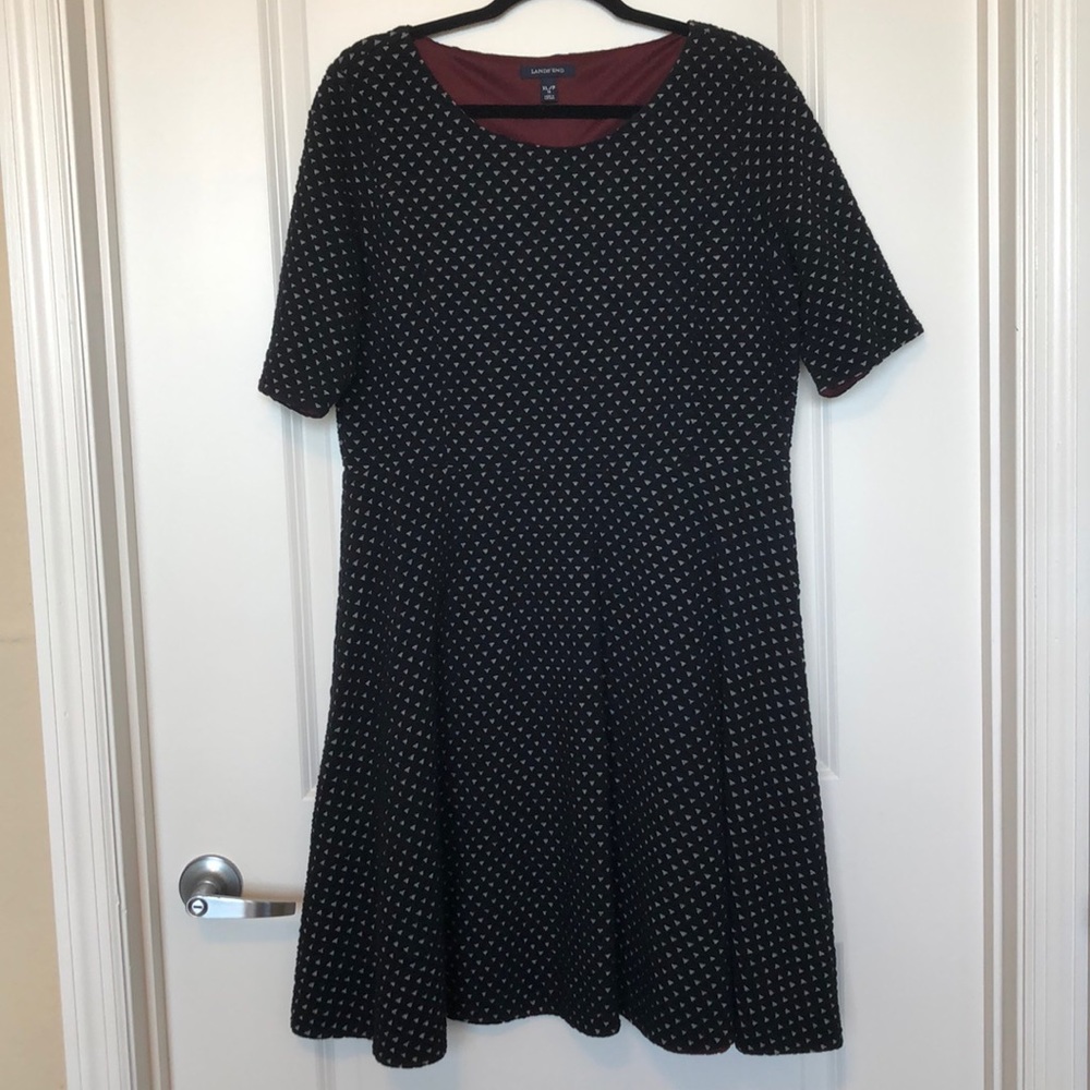 Lands’ End Black Textured Short Sleeve Dress